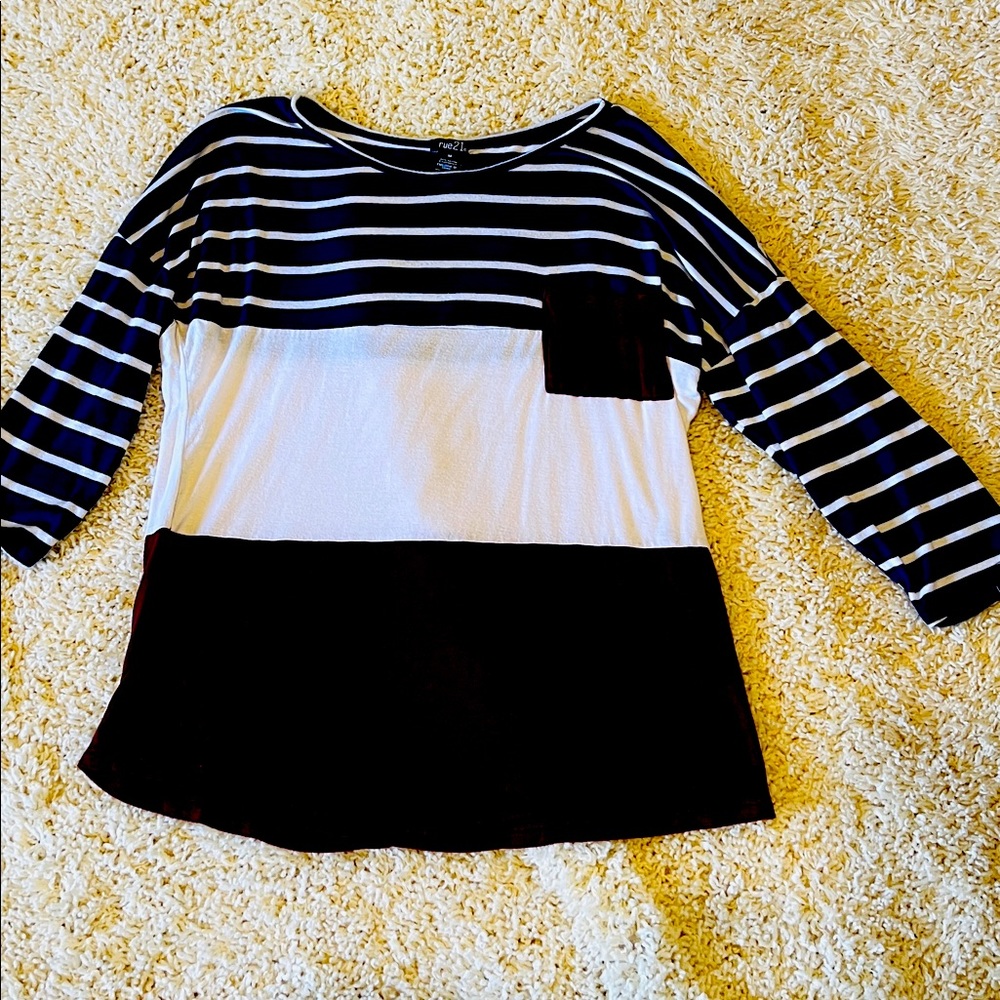 •t-shirt•